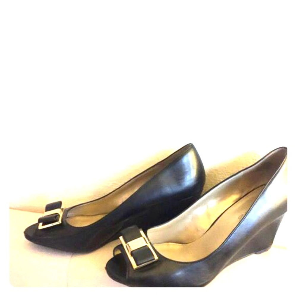 Bandolino wedge heels